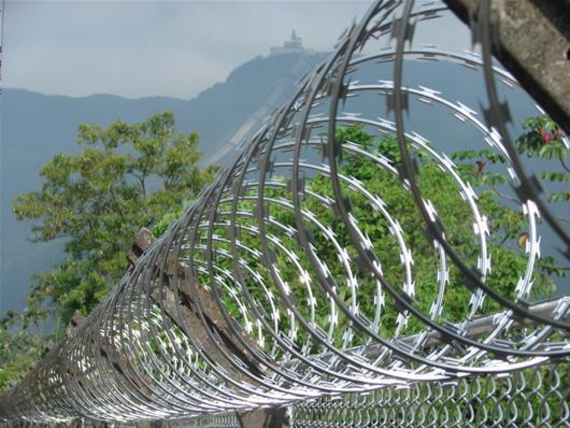 CERCA E CONCERTINAS - Foto 2