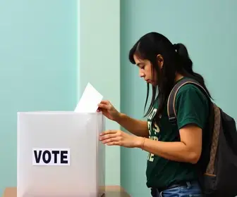 votação no Colégio Objetivo em Guarujá